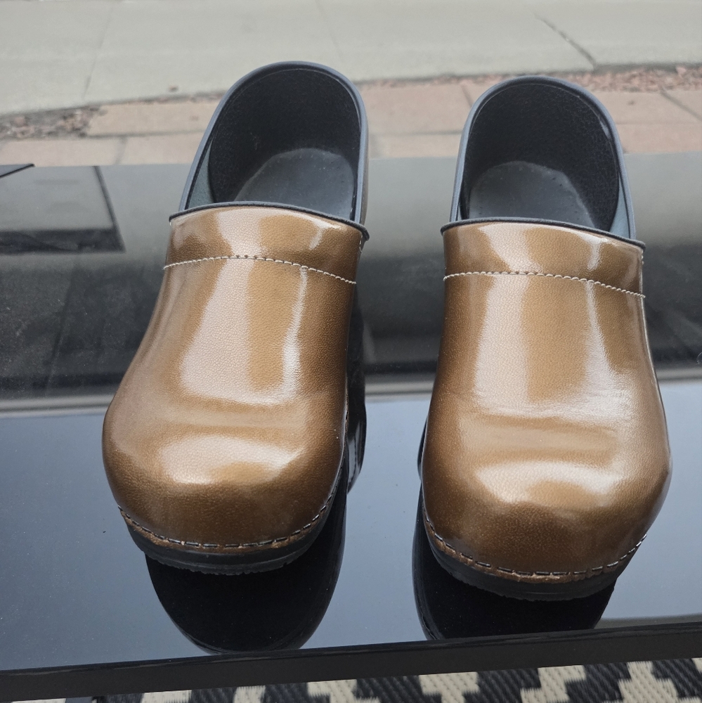 Women's Sanita Gold Metallic Leather Loafers with Moccasin Stitching 41